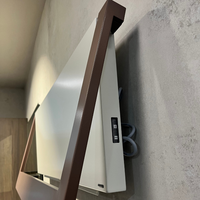 Cordivari Fenêtre Radiateur Mural Cadre en Acier Blanc Mat avec Porte-Serviettes Bordeaux Mat et Ouverture Centrale pour Serviettes