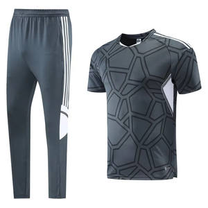 Kits de maillot de football par sublimation respirant et confortable au design personnalisé, vêtements de football personnalisés pour l'équipe, uniforme de football pour hommes - Product Image 5
