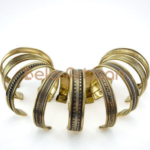 Brazalete de Latón Pulido Hecho a Mano, Hermosa Joyería Tribal Fusion Kangan con Escultura Moderna de Resina Ósea, Joyería de Moda - Product Image 6