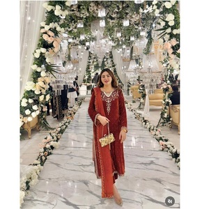 Costume en velours de viscose lourd pour femme, sensation de luxe exclusive, avec dupatta en filet doux, robe traditionnelle élégante pour femmes, tenue de cérémonie - Product Image 2