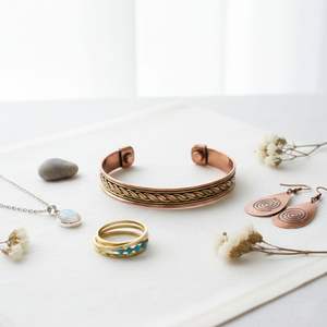 Bracelet jonc ouvert en laiton plaqué argent pour femme, tendance, personnalisé, gravure personnalisée pour la vente en gros - Product Image 3