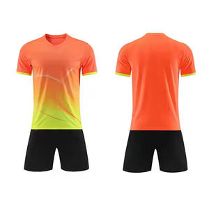 Uniforme de football en tissu polyester de haute qualité pour adultes et enfants Design personnalisé avec impression par sublimation - Product Image 4