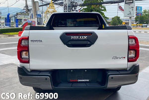 TOYOTA HILUX DC GR SPORT 2023 d'occasion en excellent état, transmission automatique, conduite à gauche/droite - Product Image 4