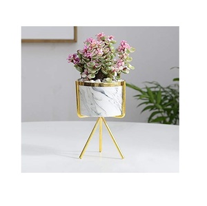 แพลนเตอร์โลหะขนาดเล็กพร้อมขาตั้งสำหรับปลูกต้นไม้ตกแต่งบนโต๊ะทำจากชาวสวนทองเหลืองผู้ผลิตจากอินเดีย - Product Image 6