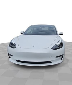 Tesla Model 3 berline électrique 2024, propulsion arrière, 5 places, phares LED, toit ouvrant panoramique, transmission automatique, intérieur en cuir - Product Image 1