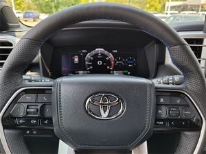 Offre Spéciale : Toyota Sequoia Platinum 4x4 d'occasion 2023 - Prêt à être expédié - Product Image 2