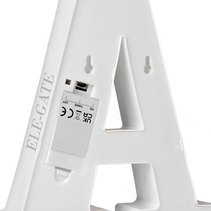 Elegante Decorazione Natalizia a Forma di Lettera V con Illuminazione, Realizzata in Plastica - Product Image 3