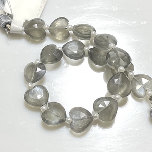 ลูกปัดพลอยมูนสโตนสีเทาขนาด10มม. แบบเหลี่ยมเพชรพลอยรูปหัวใจ - Product Image 1