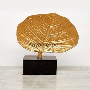 Sculpture décorative en feuille de métal plaqué or Sculpture artisanale en métal Showpiece sculpture décoration de bureau et de salon - Product Image 3
