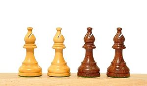 Juego de ajedrez clásico de madera con patrón tradicional y tablero de almacenamiento plegable disponible a los mejores precios de la India - Product Image 2