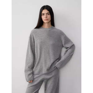 Ensemble de vêtements en laine mérinos tricotée pour femme, collection Mischief Basalan, automne-hiver - Product Image 1