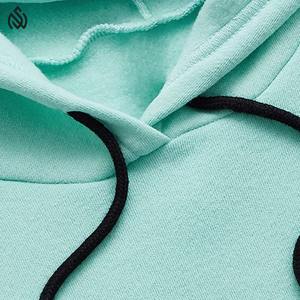 Sudadera con capucha ligera y transpirable para mujer con logotipo frontal para invierno para uso en exteriores - Product Image 4