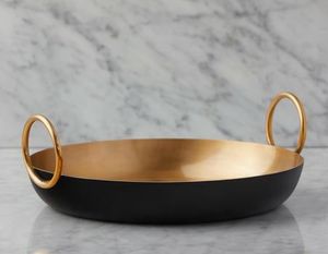 Élégant plateau de service décoratif rond en métal galvanisé avec poignées noir et or pour comptoir de salle de bain de cuisine cosmétique - Product Image 2