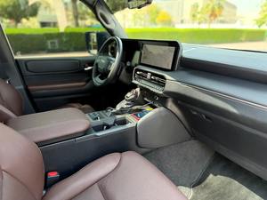 OFERTA ESPECIAL 2024 TOYOTA PRADO ADVENTURE TRANSMISIÓN AUTOMÁTICA V6 CILINDROS ASIENTOS DE CUERO - Product Image 3