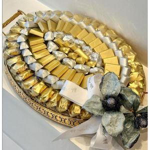 Plateau décoratif moderne de présentation de chocolat fait de plateau de chocolat en métal d'or avec la poignée de concepteur pour le cadeau d'occasion spéciale - Product Image 4