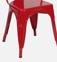 Chaise de banquet empilable en métal rouge de luxe moderne pour événements extérieurs, hôtels et réceptions – Vente en gros