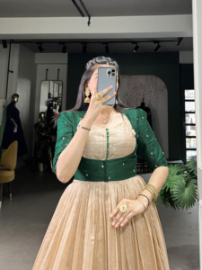 Vestido estampado tradicional en seda verde emparejado con bordado Banglory Koti y trabajo de lentejuelas para revendedores y pedidos de exportación - Product Image 5