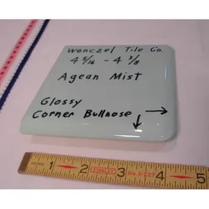 Wenczel Tile 4-5/16 \ "Brillant Coin en Céramique Bullnose 1pc Accessoire de Tuile Vert Clair - Product Image 1