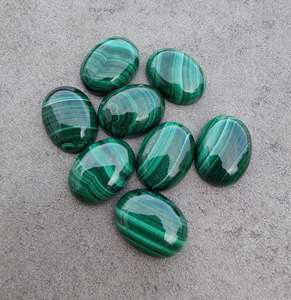 ต่างหูอัญมณีสีเขียวมรกตสีเขียวธรรมชาติทรงรีขนาด10X14มม. สำหรับสุภาพสตรีสีทอง18K - Product Image 2