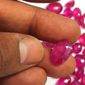 Voir l'offre 80 pcs Bangkok Verre Rempli Rubis 12mm à 16mm Ovale Facette 432 cts Lot Iroc Ventes Rubis Coupe Lâche Gemme pour Bijoux - Product Image 6