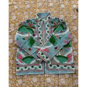 Veste matelassée réversible pour femme avec broderie Suzani, style universitaire bohème, coque en cuir, personnalisable avec logo, pour l'automne et le printemps - Product Image 3