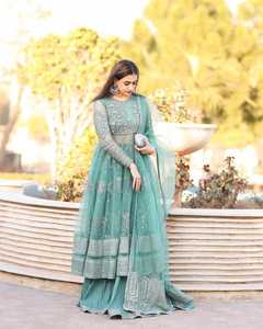 นักออกแบบล่าสุดนุ่มสุทธิ Georgette เย็บปักถักร้อยลําดับงานชุด Sharara โดย Fab Zone - Product Image 3