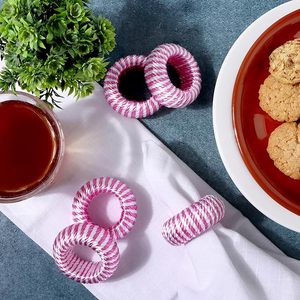 Rond de serviette élégant en plastique rayonne pour les occasions spéciales-Améliorez votre décor de table à manger pour les mariages, les vacances de Noël - Product Image 6