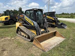 Chargeuse compacte New Holland C232, mini-chargeuse polyvalente avec moteur puissant, facile à utiliser et à entretenir pour la construction - Product Image 5