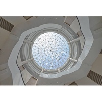Conception de bâtiment de centre commercial à structure en acier avec toit en verre en forme de dôme circulaire