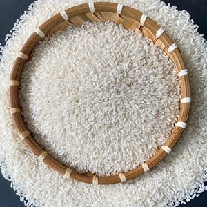 Arroz blanco de grano largo premium, se vende a precio económico, textura suave, envasado en 1, 5, 10, 15, 20, etc. kg, carga de 20-28 toneladas. - Product Image 4