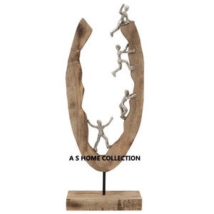 Sculpture humaine plaquée argent de forme unique en bois et aluminium faite à la main pour le bureau à domicile et l'hôtel à des fins décoratives - Product Image 1