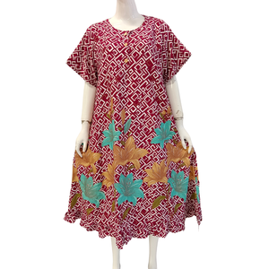 ชุดเดรสผ้าเรยอนพิมพ์ลายดอกไม้สไตล์ลำลองสำหรับผู้หญิง แต่งระบายชายกระโปรงและติดกระดุมด้านหน้า - Product Image 5