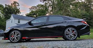 Hyundai Elantra 2022, boîte automatique, faible kilométrage, direction à gauche, pneus R20, état sombre - Product Image 6