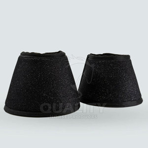 Botas de campana de caballo de neopreno duraderas, protectores de pezuña protectora con correas ajustables, botas de campana para uso en equitación - Product Image 1