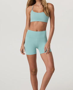 Soutien-gorge de sport de haute qualité avec soutien moyen Vêtements actifs respirants pour Gym Yoga & Running Front Logo Print Caractéristiques réglables - Product Image 1