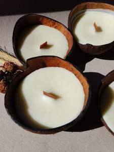 Tendance chaude Bougie à la noix de coco écologique | Bougie de cire durable pour la relaxation et les soins personnels - Product Image 4