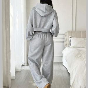 ชุดวอร์มไซส์ใหญ่สำหรับผู้หญิงเสื้อครอปแบบมีฮู้ดและกางเกงวอร์มสำหรับเล่นกีฬา - Product Image 3