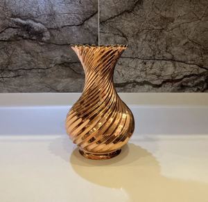 Vase en cuivre décoratif Vase en cuivre fait à la main pour des arrangements floraux élégants Style de fleur crème créatif personnalisé moderne - Product Image 2