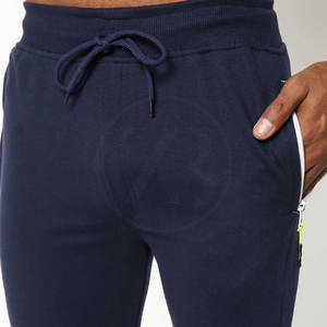 Venta al por mayor de calidad premium de los hombres 100% de algodón transpirable chándal de invierno de diseño personalizado de contraste de color sólido patrón de estilo conjunto - Product Image 5