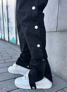 Pantalones de nailon con cintura con cordón negro para hombre personalizados de alta calidad, pantalones Cargo con ajuste de relajación lateral con botón pargo para hombre - Product Image 6