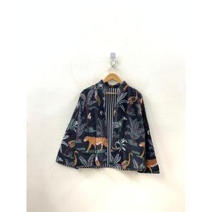 Chaqueta de Terciopelo con Estampado de Bloques en Negro Medianoche, Estilo Jungle Nocturne, Ropa de Abrigo de Invierno con Motivos de Safari, Chaqueta Bomber de Otoño - Product Image 2