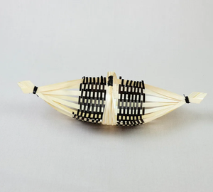 Plateau de service en bambou naturel-Assiette plate tissée à la main pour sushis, collations et usage quotidien - Product Image 1