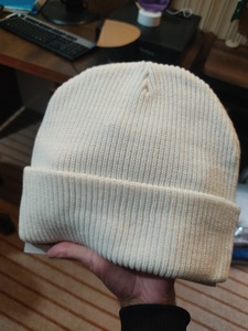 Gorro de Punto Unisex 2025 con Logotipo Personalizado, Gorro de Invierno de Moda, Gorro de Poliéster de Primera Calidad con Diseño de Impresión - Product Image 3