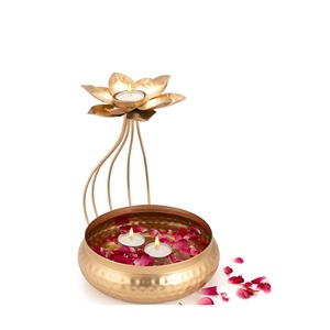 Support Diya doré en laiton à deux niveaux avec cloche pour Pooja Mandir Temple Aarti Diwali Festival décoration support multiple spirituel - Product Image 6