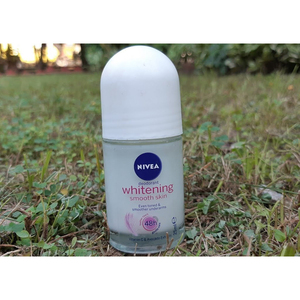Anti-transpirant en roll-on pour une peau douce, éclatante, Nivea Whitening Smooth Skin Roll-On et aisselles lisses - Product Image 5