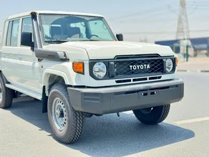 LANDCRUISERS LC79 2025 DE ALTA CALIDAD, 4x4, DOBLE CABINA, 2.8 LITROS DIÉSEL, MANUAL, EN PERFECTO ESTADO, IMPECABLE, MEJOR OFERTA - Product Image 4