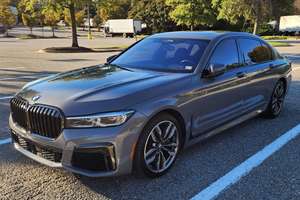 BMW M760i xDrive Plus 2021 d'occasion en excellent état, sans accident, conduite à gauche/droite - Product Image 5