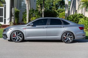 Volkswagen Jetta GLI Autobahn 2021, Caja de Cambios Automática, Título Limpio, Sin Accidentes, con Bajo Kilometraje, Listo para Envío - Product Image 3