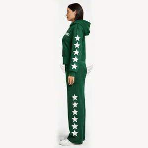 Ensemble de survêtement vert pour femmes en gros, sweat-shirt à capuche zippé et pantalon droit avec imprimé étoile - Product Image 3
