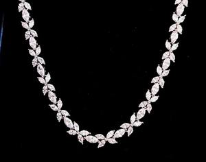 Collar de Moissanita de Lujo con Corte Marquesa en Elegante Tono Plateado, Joyería Brillante para Mujer, Ideal para Bodas - Product Image 1